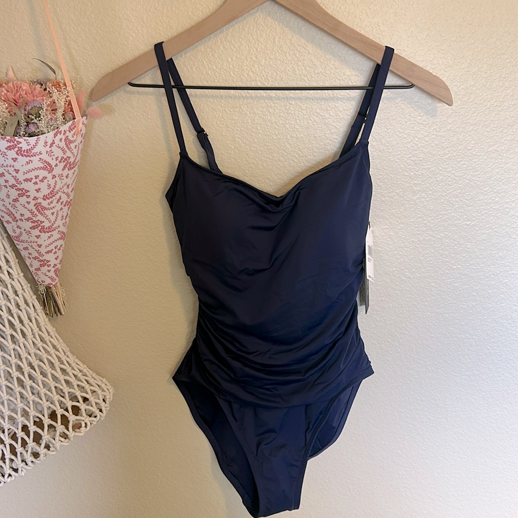 La Blanca Island Goddess One Piece Swimsuit- Size 6 Nwt